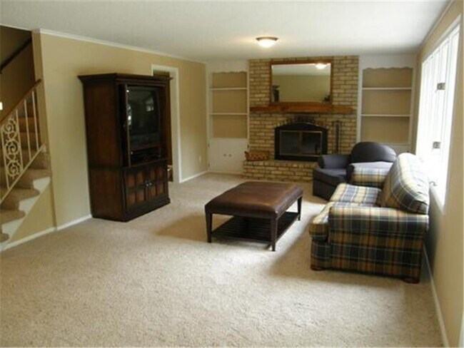Building Photo - 15712 Wing Lake Dr