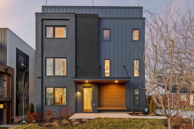 Building Photo - 554 Rosedale Ave