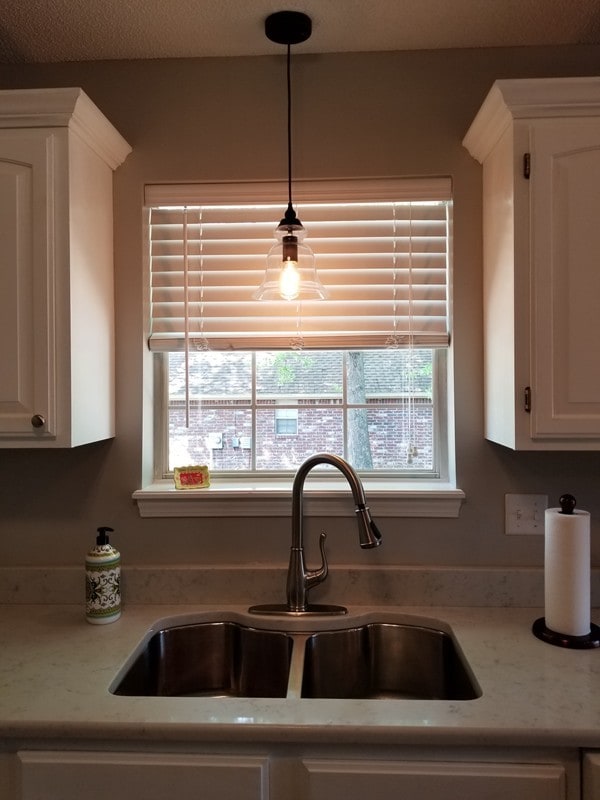 Building Photo - 2000 Ridgewood Dr