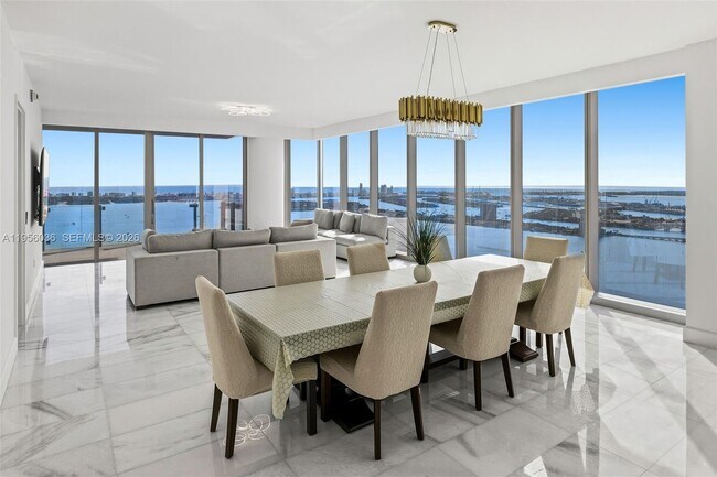 Building Photo - 700 NE 26th Terrace