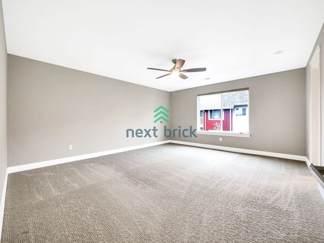 Building Photo - 4 BED AND 2.5 BATH SINGLE FAMILY HOUSE FOR...