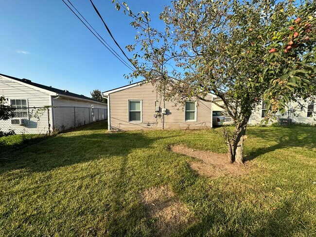 Building Photo - 1715 Gerald Dr