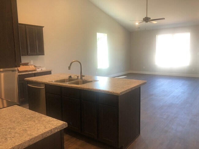 Building Photo - Newer construction 2 Bedroom 2 Bath home ready for you in Powell!