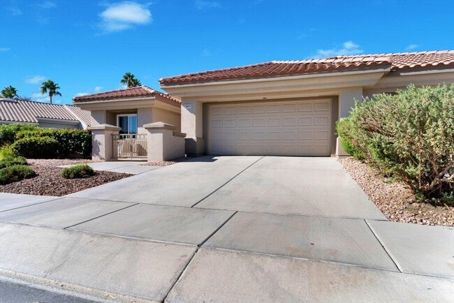 Building Photo - 38635 Orangecrest Rd