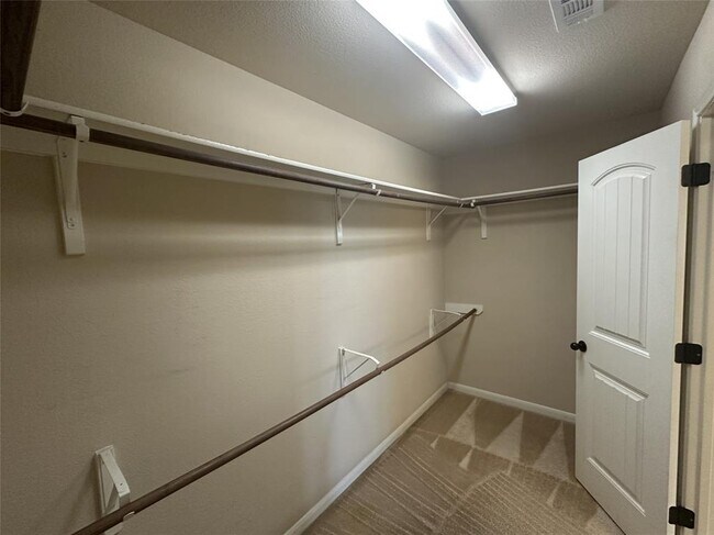 Building Photo - 7714 Squirrel Hollow Dr