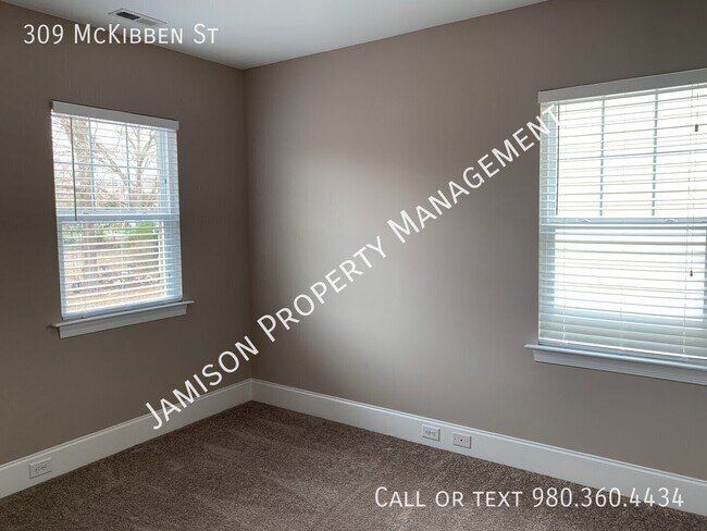 Building Photo - 309 McKibben St