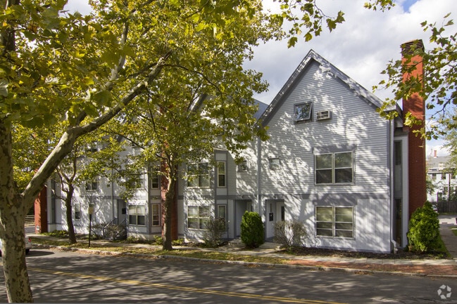 Building Photo - Union Bend Apartments