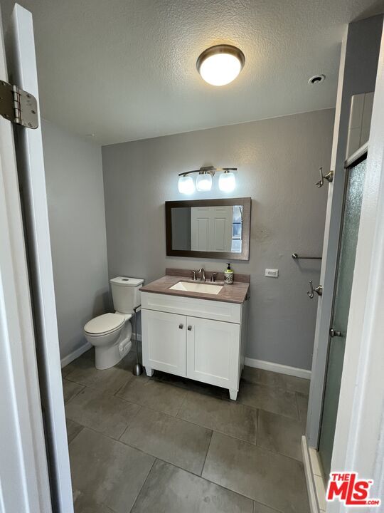 Building Photo - 121 S Hope St