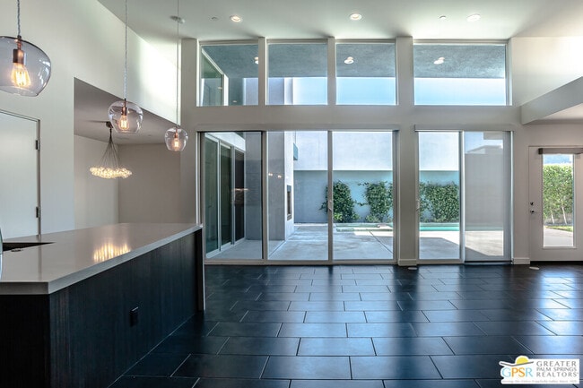 Building Photo - 392 Suave Ln