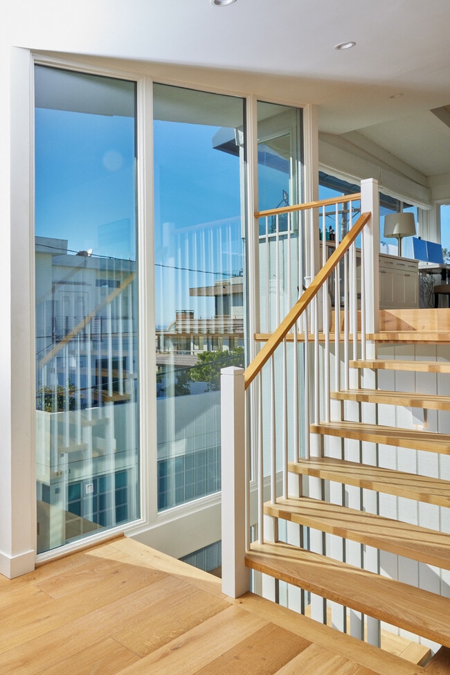 Building Photo - 14 Westwind St