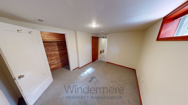 Building Photo - 130 Whitman St