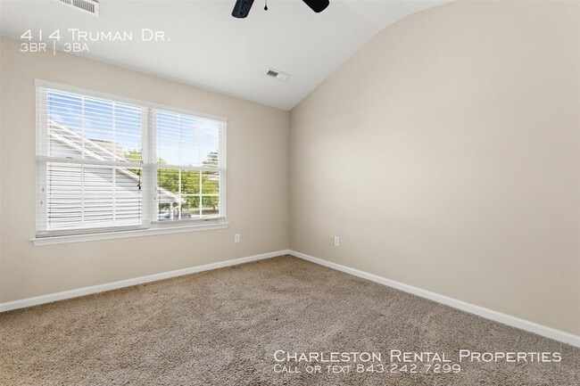 Building Photo - 414 Truman Dr