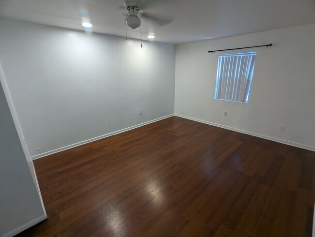 Building Photo - For Rent: 4 Bedroom, 3  Bathroom, Office/Den, Sunroom/Florida room, Large Shed, Huge backyard