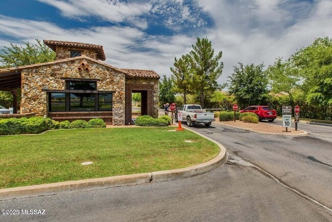 Building Photo - 30668 S Sand Hurst Ln
