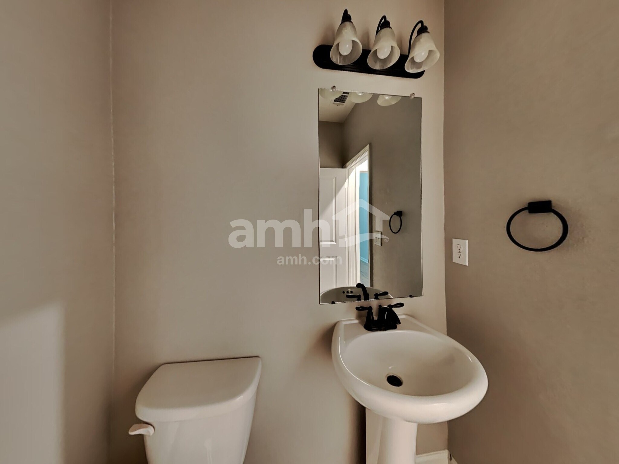 Building Photo - 170 Al Jennah Blvd