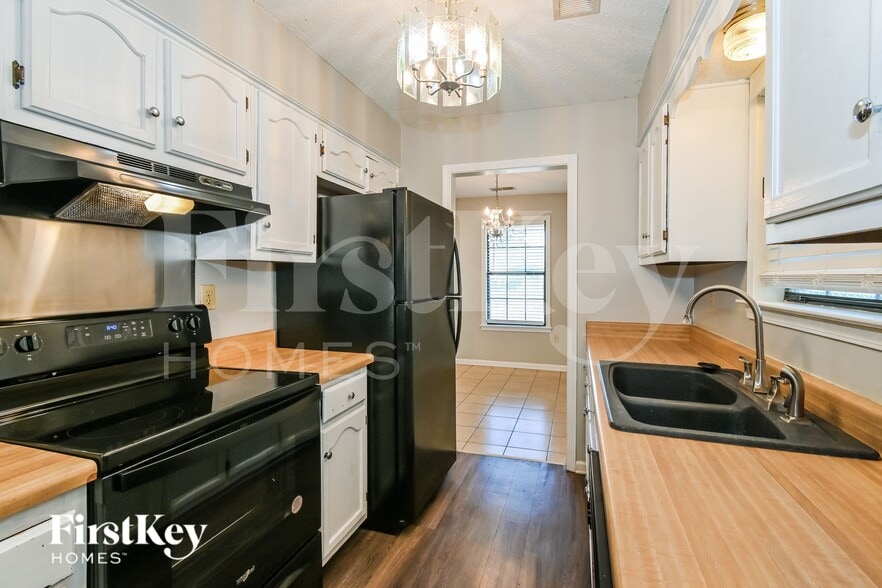 Building Photo - 7185 Ransdorp Dr