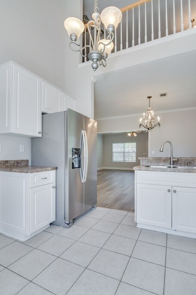 Building Photo - 3 Bedroom 2.5 Bath Townhouse