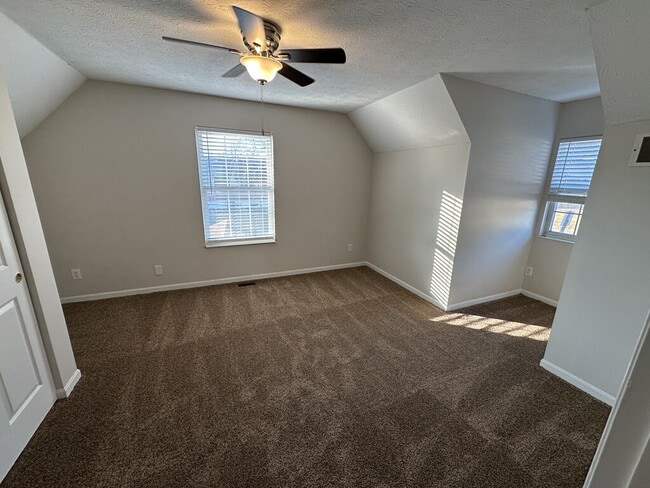 Building Photo - 1015 Venetian Terrace