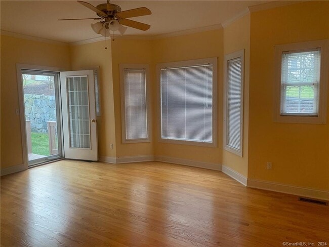 Building Photo - 5 Pondview Cir