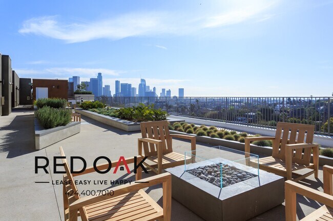 Building Photo - 1011-1013 Everett St-A-103