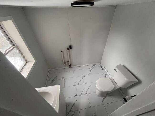 Building Photo - Click the “Apply Now” button or email wapmrentals@gmail.com for a prompt response.