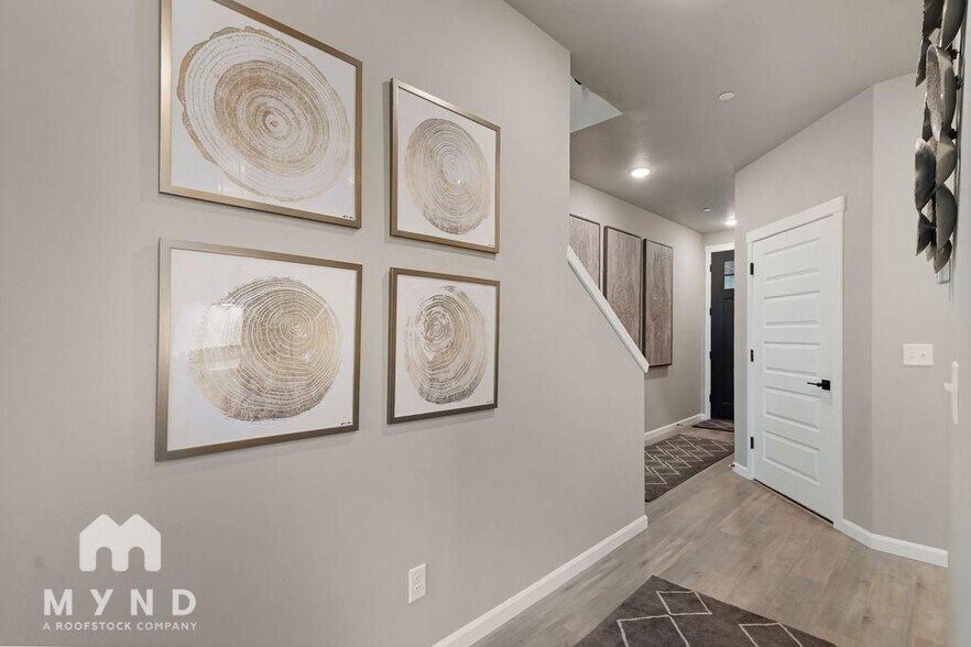 Building Photo - 6930 NE 131st Way