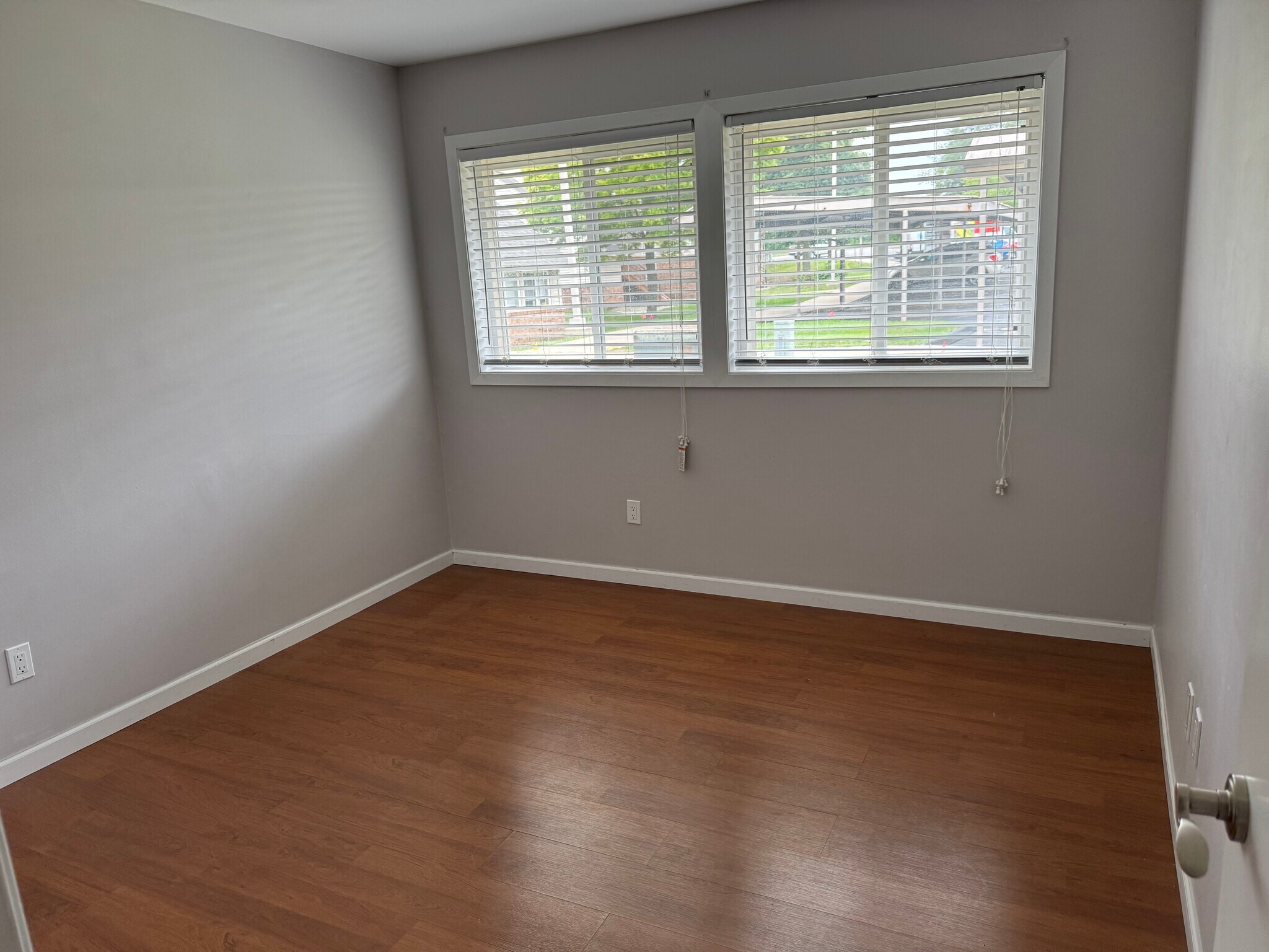 Building Photo - 2916 Davison Ave