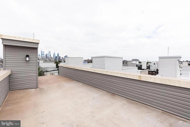 Building Photo - 2055 Tasker St