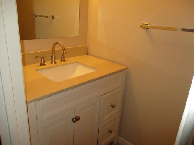 Building Photo - 206 Ann Cir