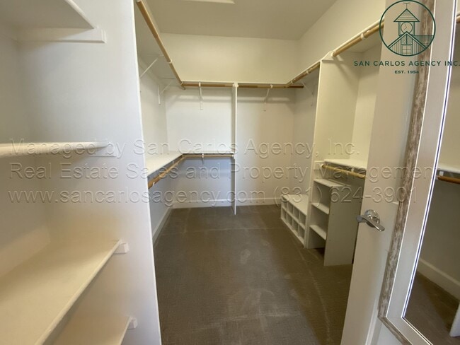 Building Photo - Three Bed Home in New Marina Development