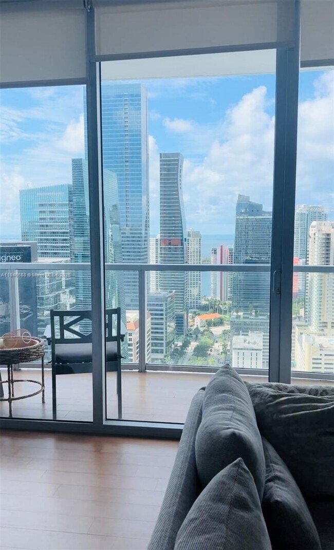Building Photo - 1060 Brickell Ave