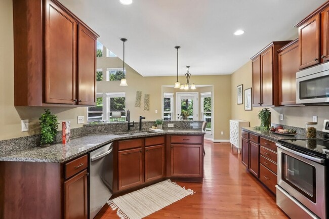 Building Photo - Executive Lease Opportunity - 4 Bed 3 Bath