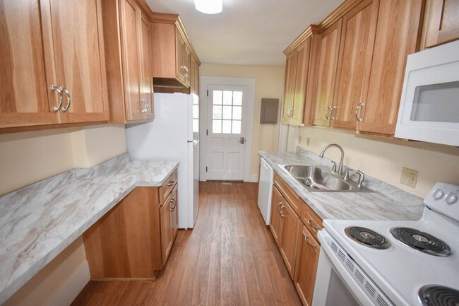 Building Photo - MT440