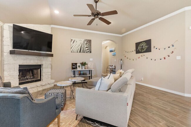 Building Photo - Half Off First Months Rent!!!