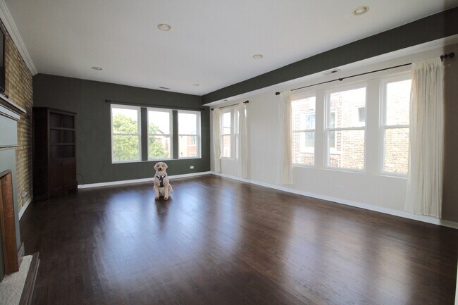 Building Photo - 1517 W Jonquil Terrace