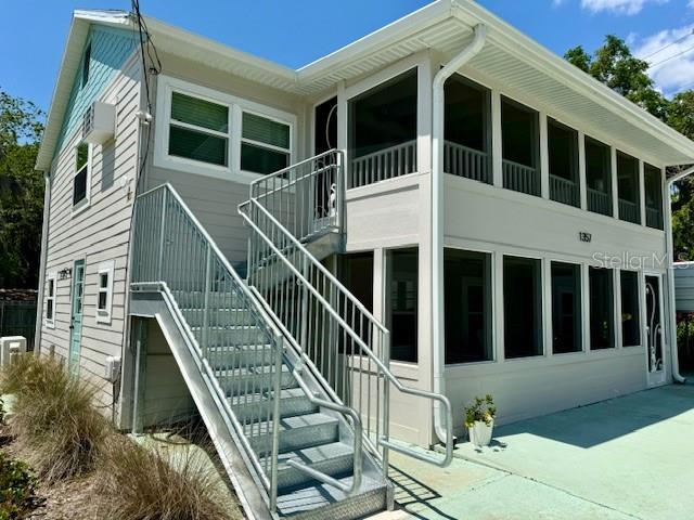 Building Photo - 1357 Lakeshore Dr