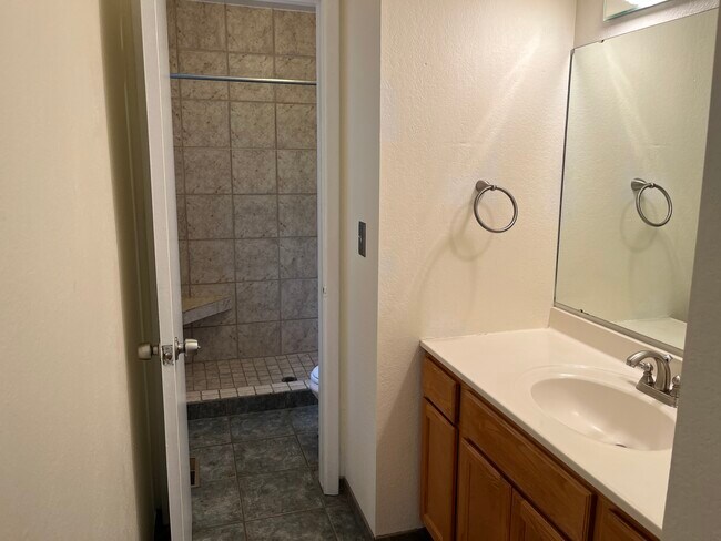 Building Photo - 765 Hermes Cir