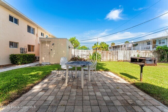 Building Photo - 211 Circle Dr
