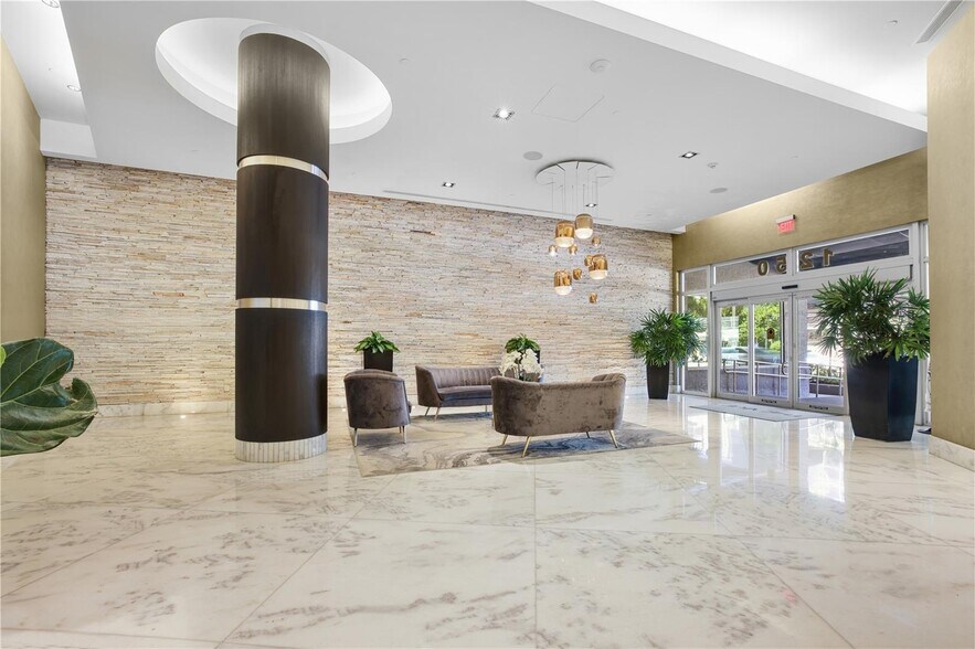 Building Photo - 1250 S Miami Ave