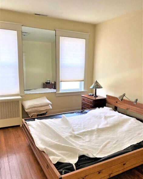 Bedroom 1 - 2926 Wyman Pky