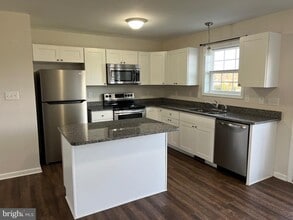 Building Photo - 189 Neptune Wy