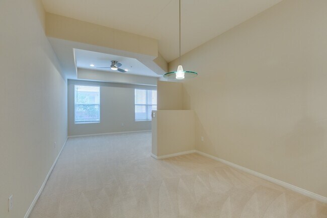 Building Photo - Manhattan Condo - South Las Vegas Blvd.