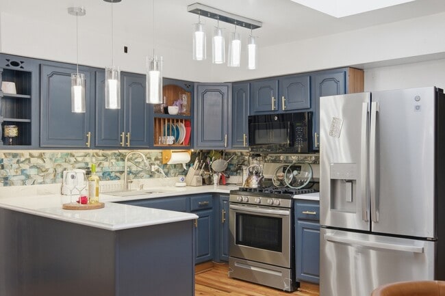 Building Photo - 9728 S Tripp Ave