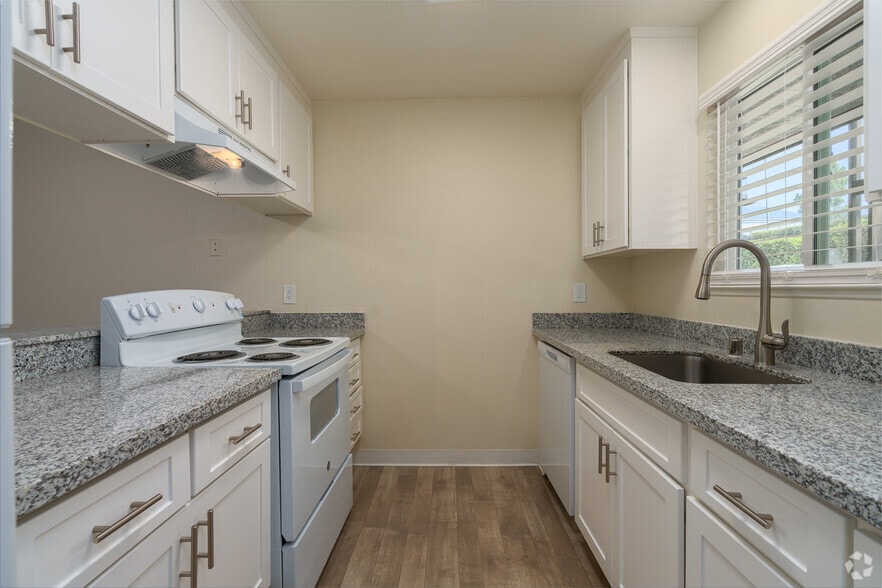 Primary Photo - Sierra Gardens