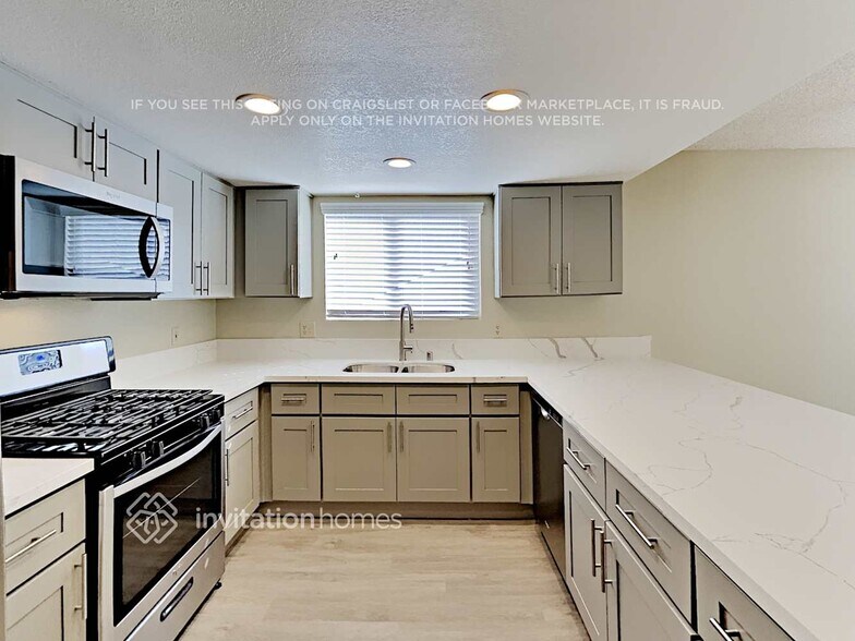 Building Photo - 1401 Lucia Dr