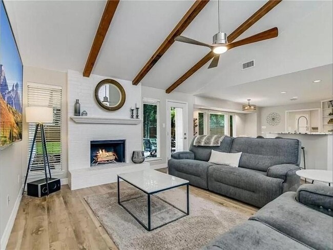 Building Photo - 1100 St Williams Ave