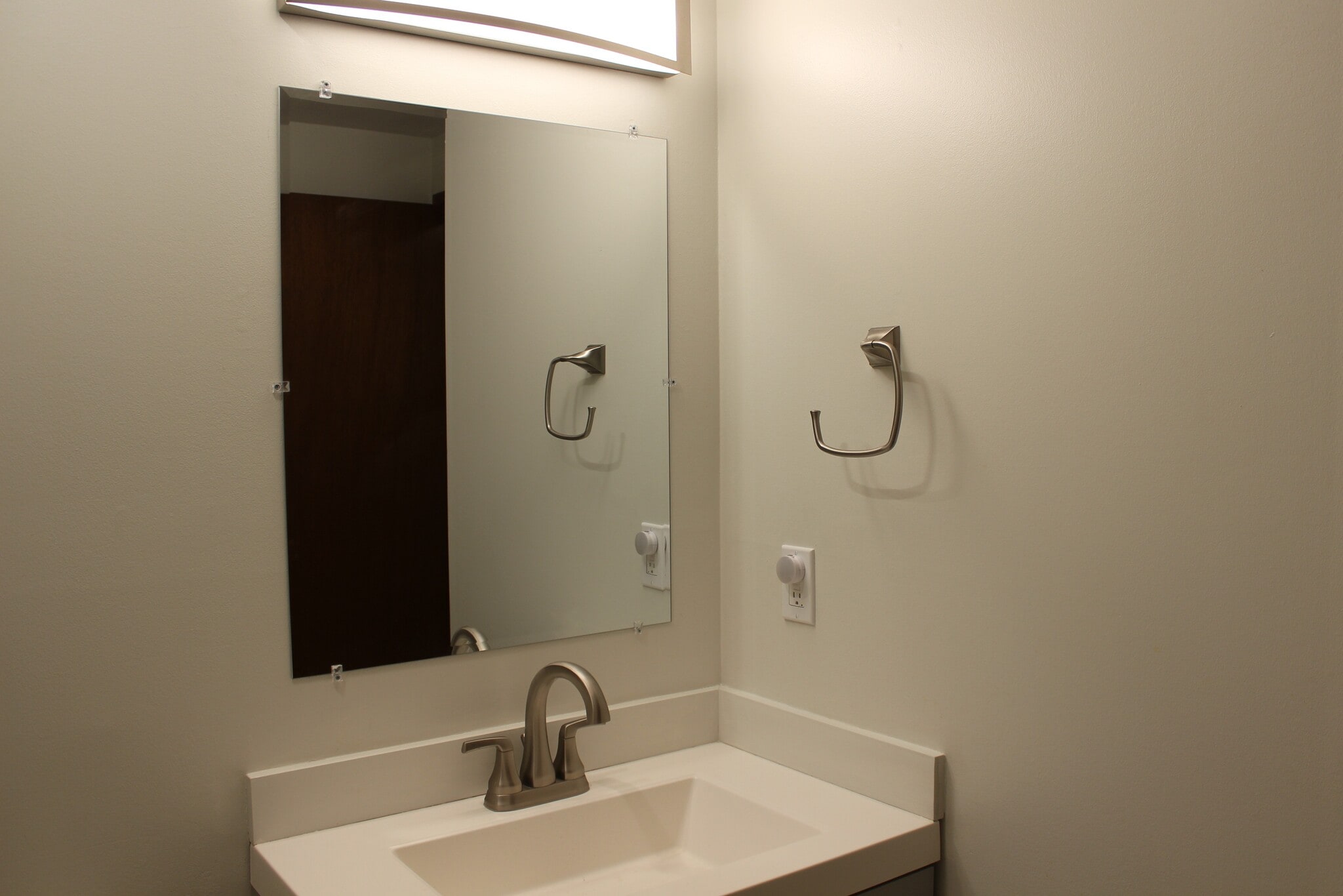 Building Photo - 9042 SW Monterey Pl