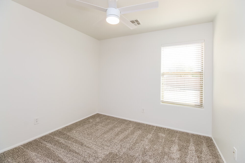 Building Photo - 1459 E Shari St