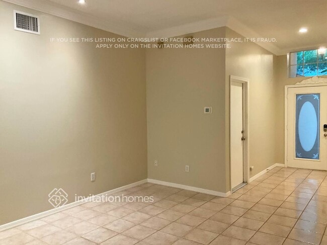 Building Photo - 14911 Rocky Ledge Dr