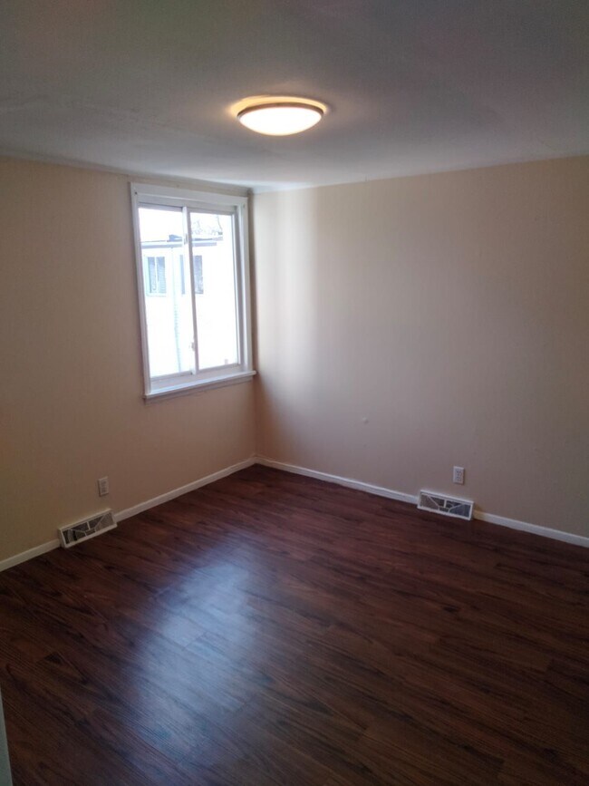 Building Photo - 226 Martin St